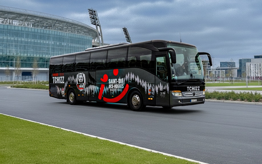 Vue d'ensemble du nouveau covering autocar de club de volley des Louves