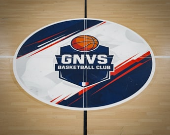 Adhésif avec logo d'un club sur un sol de club de basket