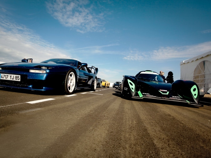 Habillage de voitures de course avec un covering signé Sportisgn